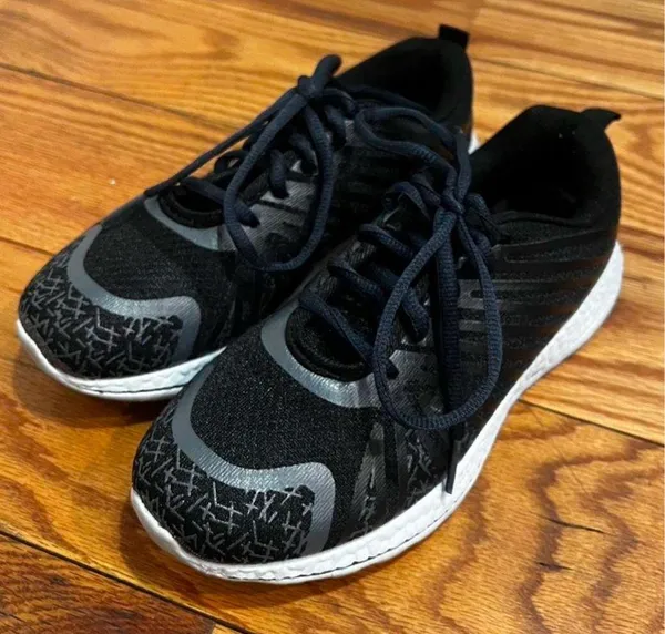 Great condition black sneakers size 6 #breathable #comfy #workout #fitness - Image 2