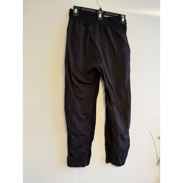 Lululemon Size‎ 4 Dance Studio Mid-Rise Crop 25" Black - Image 2