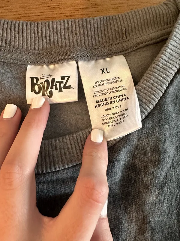 Fleece Bratz Sweatshirt Gray Size XL - Image 3