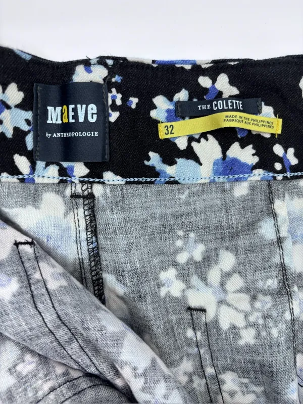 Anthropologie Black Floral Cropped Wide-Leg Pants - Image 2