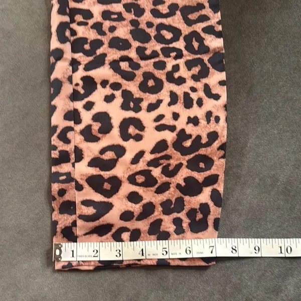 Women’s Lightweight Leopard Print 2 Piece Pant Suit Set Size M NEW - Image 16
