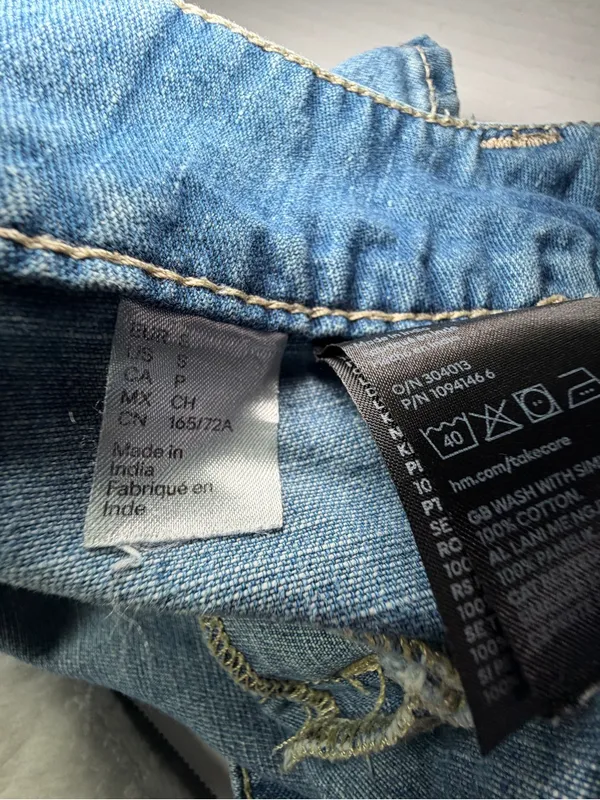 H&M Light Denim Cargo Mini Skirt - Image 3