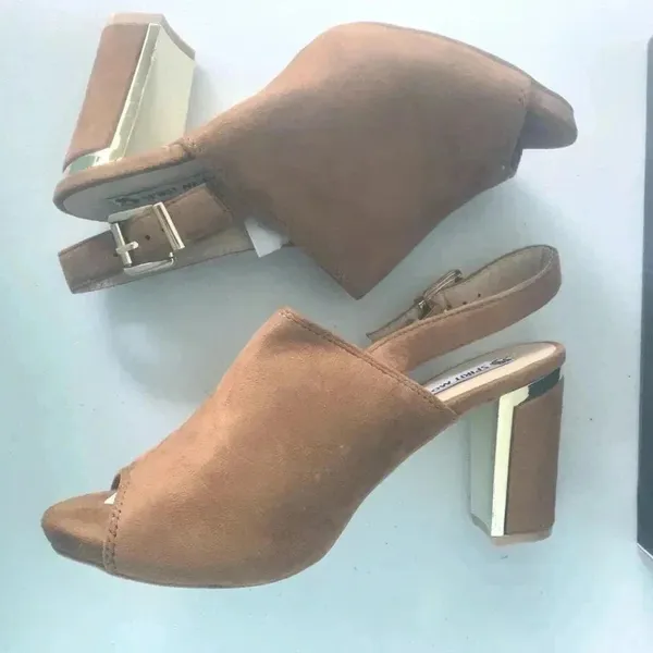NIB!Spirit Moda Tan -Peek toe -gold back heel Chucky shoes size 9 - Image 3