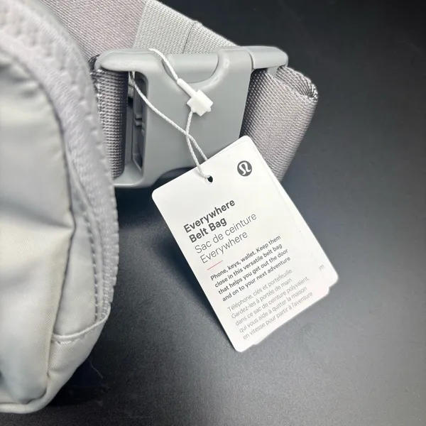 NWT‎ Lululemon Everywhere Belt Bag 7.5”x2”x5” Long Strap Water Repellent Gray - Image 2
