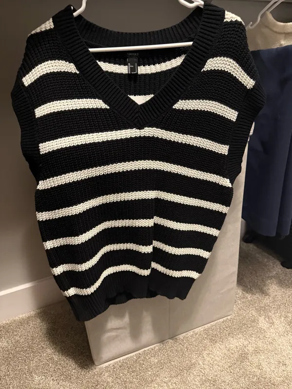 Forever 21 Sweater vest - Image 2