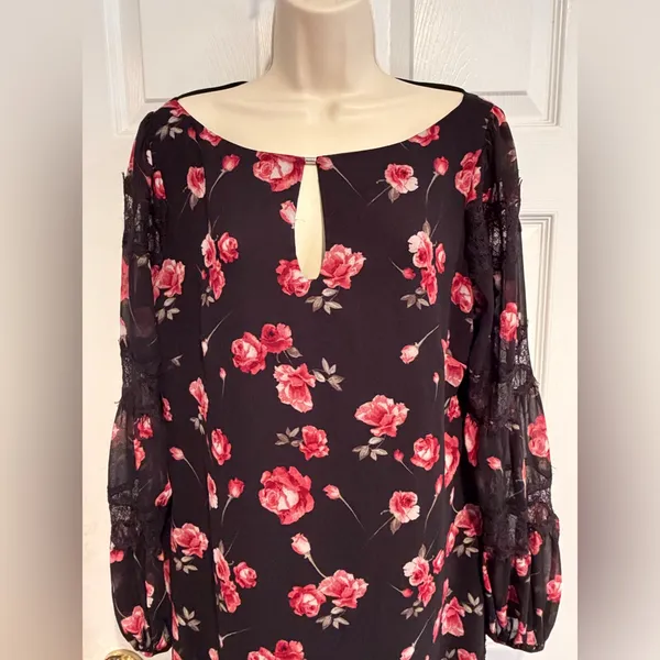 WHBM White House Black Market Floral Shift Dress Size 10 Lace Bell‎ Sleeve Black - Image 3