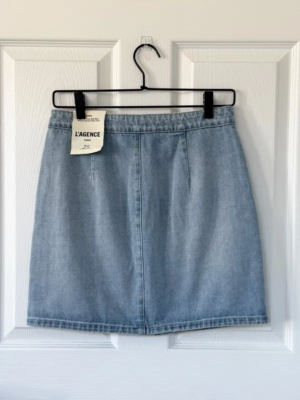 L’AGENCE The Kris Button Front Mini Skirt in Fontana Light Blue Size 25 NWT - Image 5