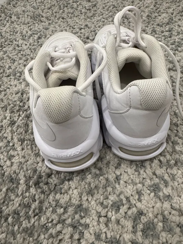 Nike Women's White Low-Top Air-Cushioned Sneakers - Image 3