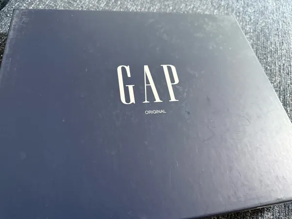 Gap Women’s Hat and Scarf Set - Image 5