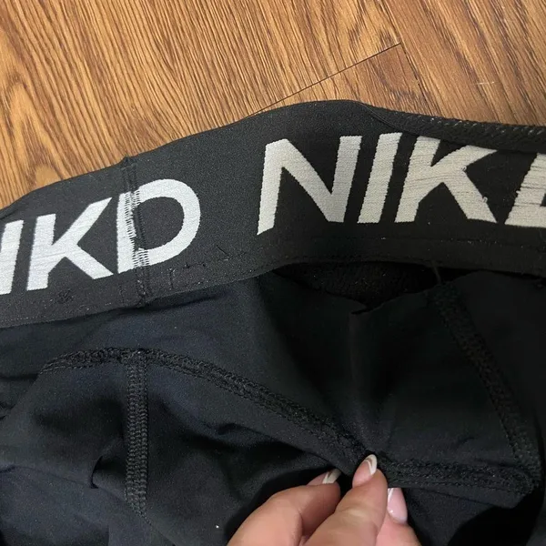 FLAWED Nike Black Leggings Size Small - Image 4