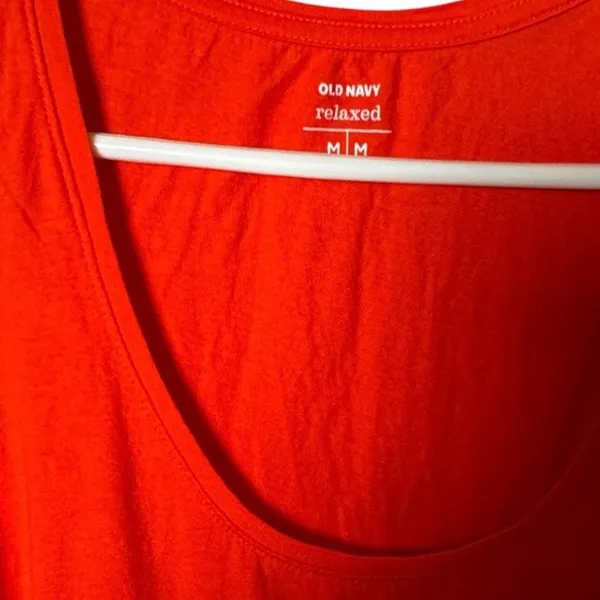 Old Navy Basic Relaxed Fit Sleeveless Tee Size M New With Tag - Image 4
