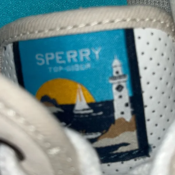 Sperry white sneaker size 6.5 - Image 4