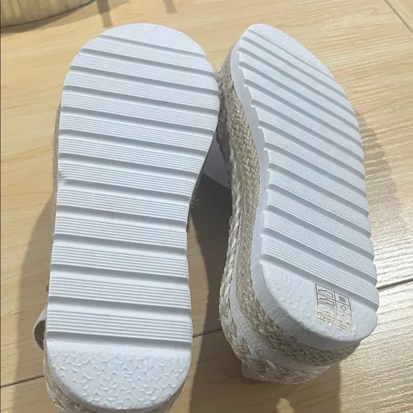 SHEIN Cream Espadrille Flats - Image 3