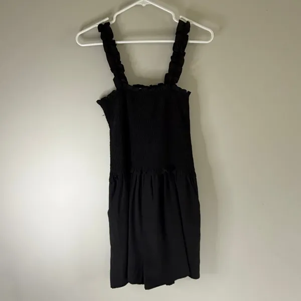 Vestique Women Black Smocked‎ Ruffle Strap Romper Small Cottage Core Casual Chic - Image 2