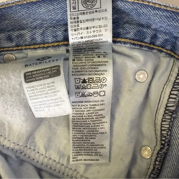 Levi’s ‘94 Baggy Women’s Distressed Denim Jeans Size 31 / 12 - Image 4