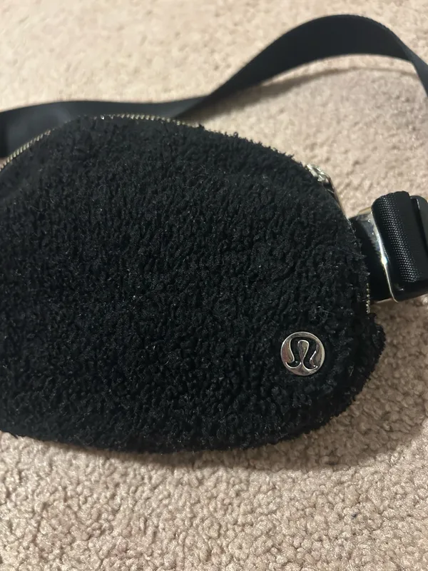 lululemon athletica Black Sherpa Belt Bag - Image 2