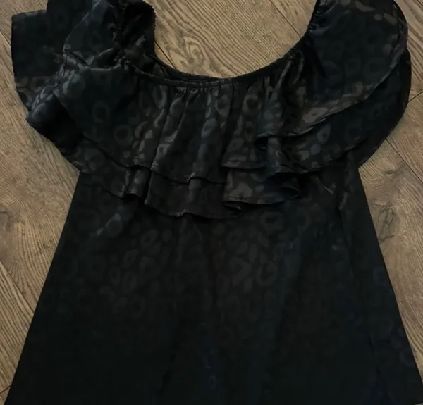 She & Sky Boutique black leopard blouse - Image 2
