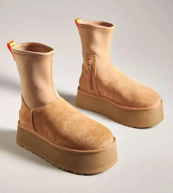 UGG Classic Dipper Stretch Boots size 8 - Image 2