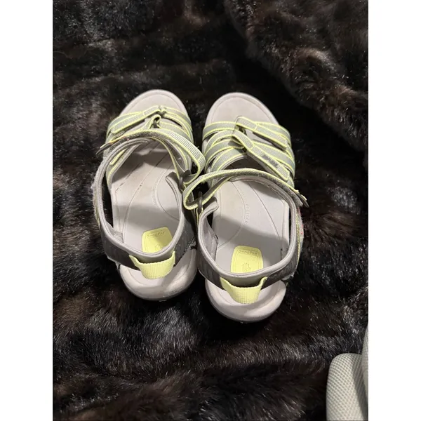 TEVA GREEN & YELLOW Strappy Hook & Loop SANDALS SN4266 Size 7 - Image 3