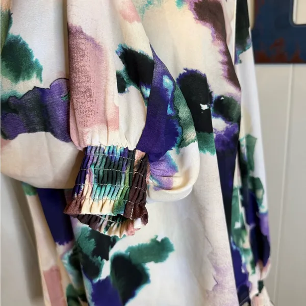 CAbi Mystic Watercolor V-Neck Blouse in Purple, Teal & Pink Sz M - Image 5