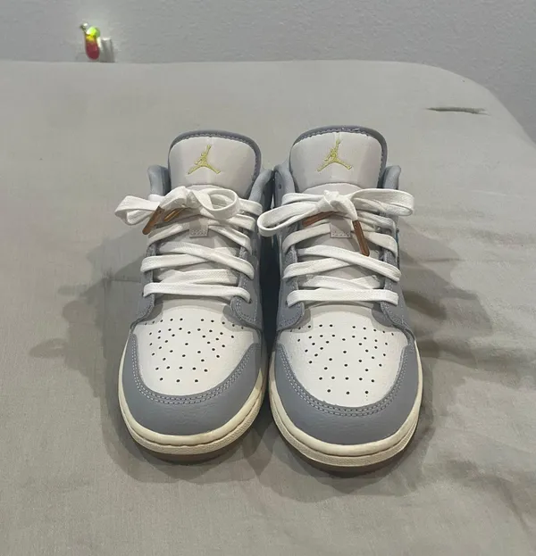 Nike Jordans - Image 4