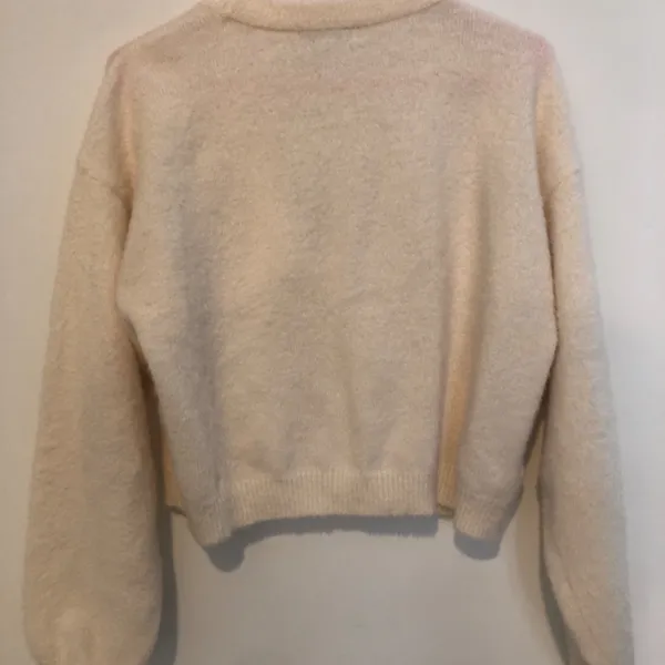 BCBGeneration cropped fuzzy sweater large - Image 3
