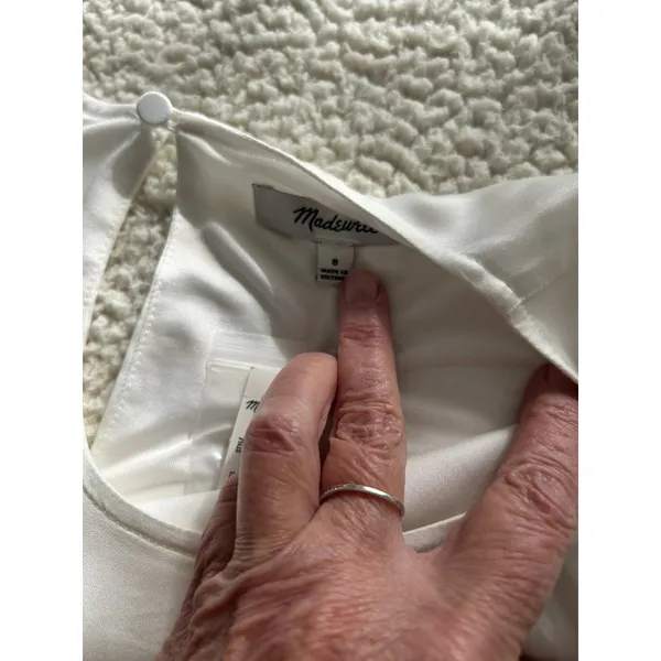 Madewell Long-Sleeve Bubble-Hem Top Winter White Lightweight Satin Lined Size 8 - Image 5