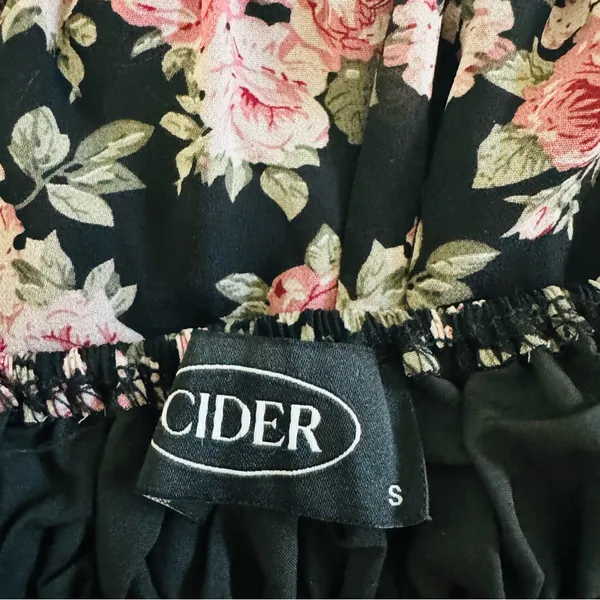 Cider Women‎ Floral Black and Pink Spaguetti straps Cropped Tank Top Size S - Image 10