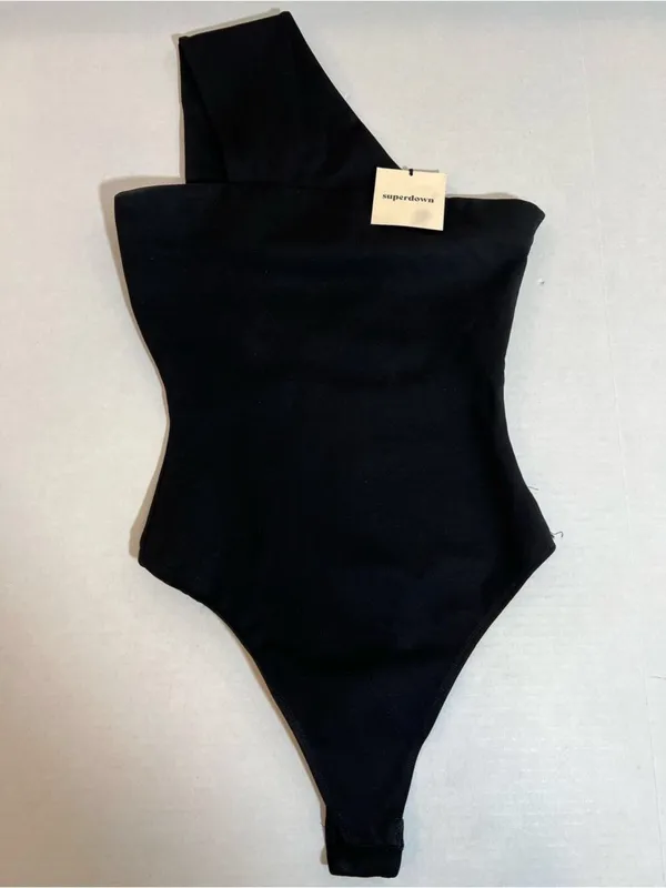 NWT Superdown Rockie One Shoulder Bodysuit Sz M - Image 3