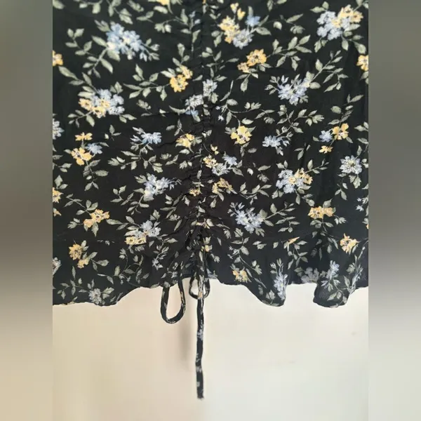 American Eagle Floral Ruffle Hem 3/4 Sleeve Top Size Small - Image 6