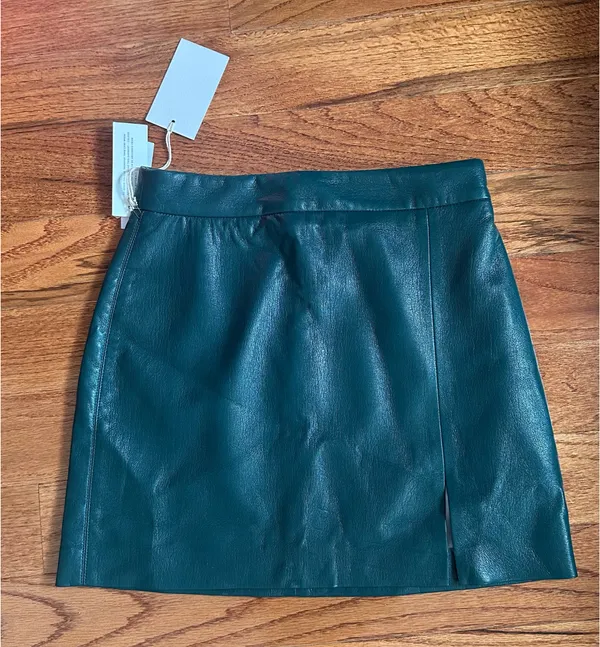 Aritzia Green Skirt Mini - Image 2