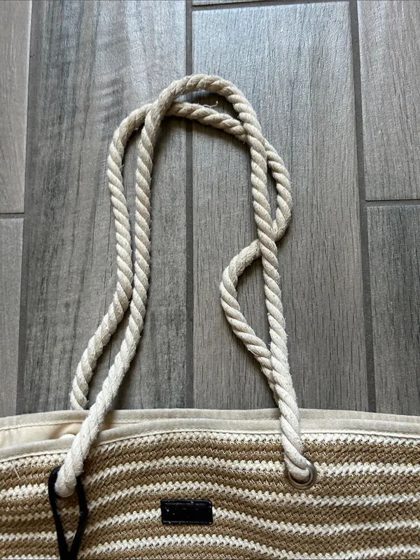 Rip Curl Beige and White Striped Rope Tote with Black Tassel - Image 4
