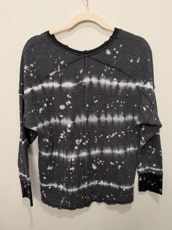 XCVI Gray White Tie Dye Thermal Waffle Knit‎ V Neck Top Small 14476 - Image 4