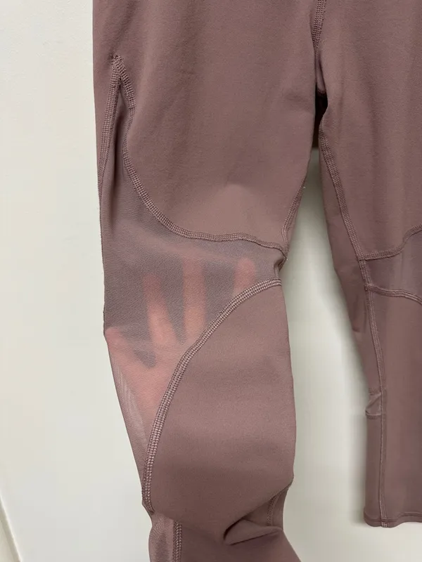 Alo Mauve Cropped Active Leggings with Sheer Panels sz M - Image 3