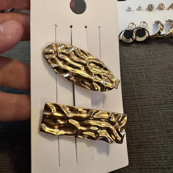GAP Jewelry & Hair Clip Bundle NWT Gold Hoops Stud Earrings Hair Barrette Set - Image 4