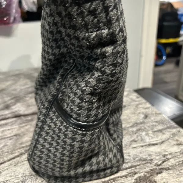 Thirty-One Gray and Black Houndstooth Tote Bag - Image 5
