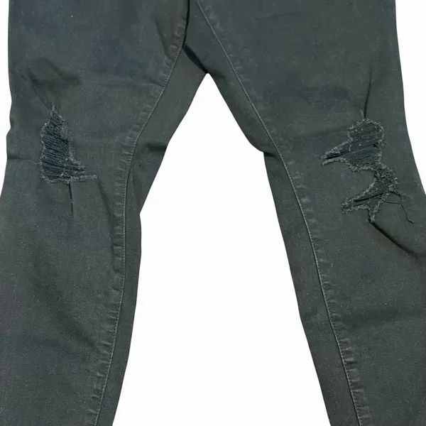 Universal Thread Women's Black Jeans Size 10 Mid Rise Skinny Distressed Raw Hem - Image 4