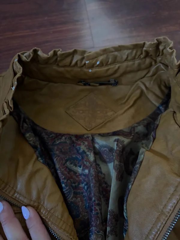 Tan Women’s Leather Jacket Size M - Image 3