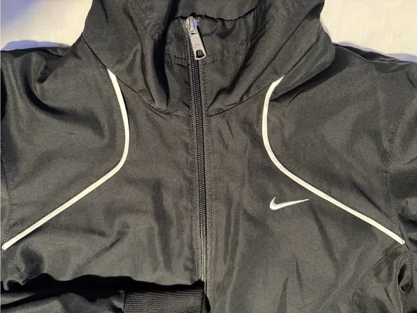 Nike women Black Windbreaker Jacket with White Piping size M - Image 3
