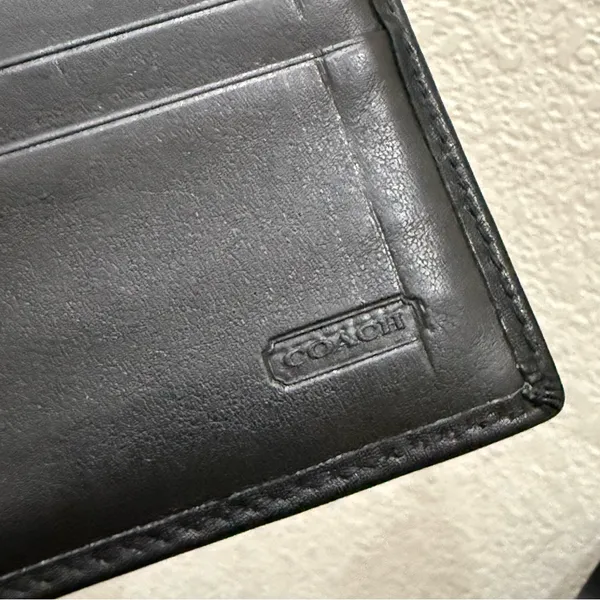 Vintage COACH Soho Black Leather Buckle Trifold Wallet - Image 12