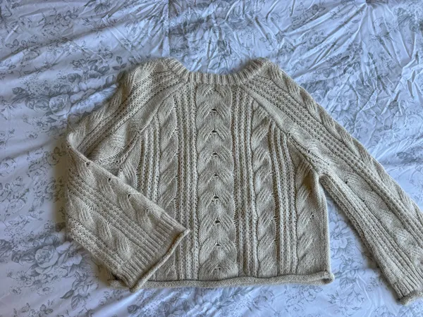 Universal Threads Cream Cable Knit Sweater - Image 3