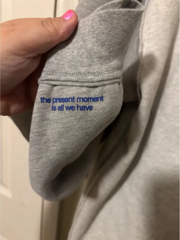 The Mayfair Group Enjoy Today! Grey Crewneck Sweatshirt L/XL - Image 3
