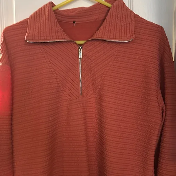 Source Unknown BURNT ORANGE TOP WITH DRAW STRING ON BOTTOM HEM LONG SLEEVES TEXTURED MATERIAL - Image 2