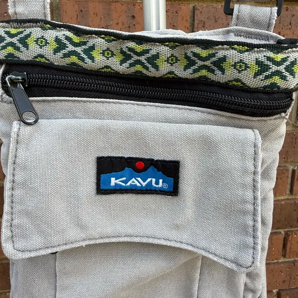Kavu Keeper Crossbody Bag Purse Canvas Gray Southwestern Aztec Yellow Lined EUC - Image 3