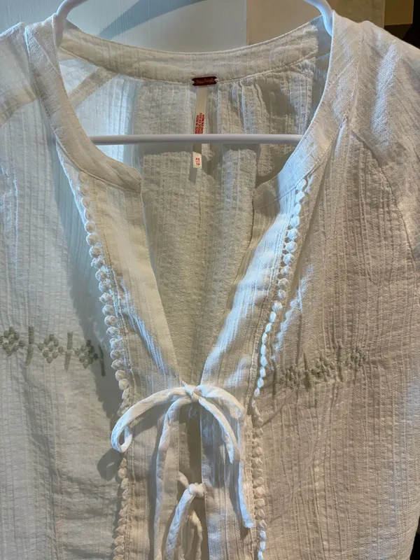 Free people white tie front top with embroidered details - Image 9