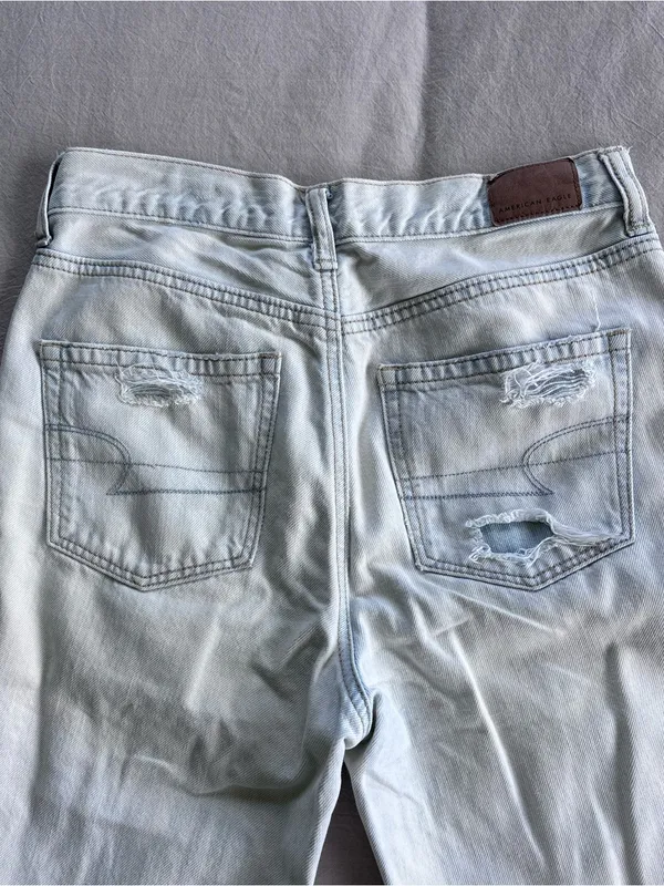 American Eagle Light Wash Mom Jeans - Image 4