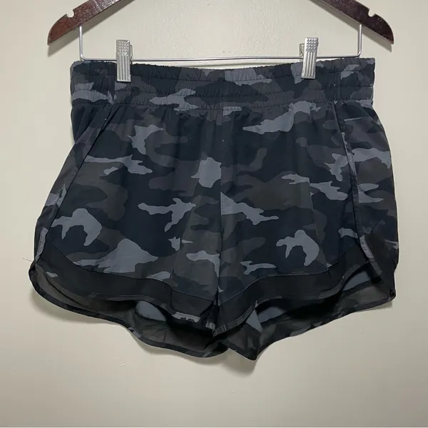 Athleta Printed Mesh Racer Run Short 4” - Image 5