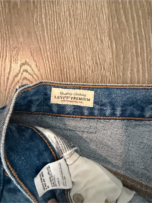 Levi's Light Blue Button-Fly Relaxed Jeans - Image 7