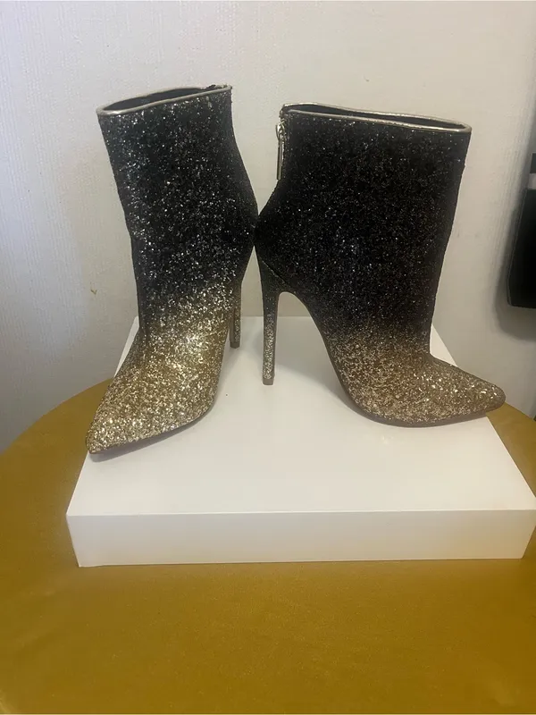 Shoe Dazzle Black to Gold Ombre Glitter Stiletto Ankle Boots - Image 2