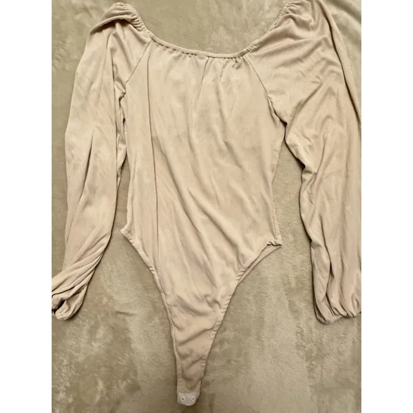 SHEIN Women's Beige Ribbed Long Sleeve Stretch Solid Bodysuit Size M - Image 5
